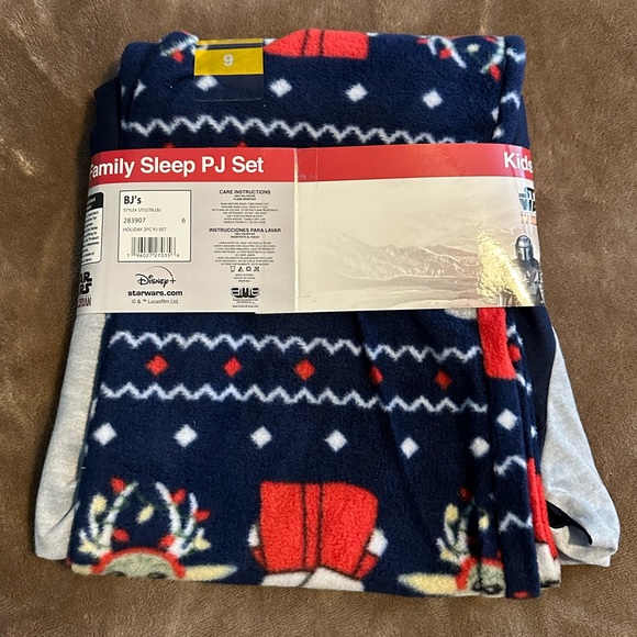 Star Wars Christmas PJs - Picture 2 of 2